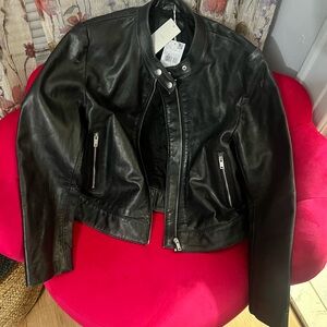 Sleek Black Leather Women's Jacket